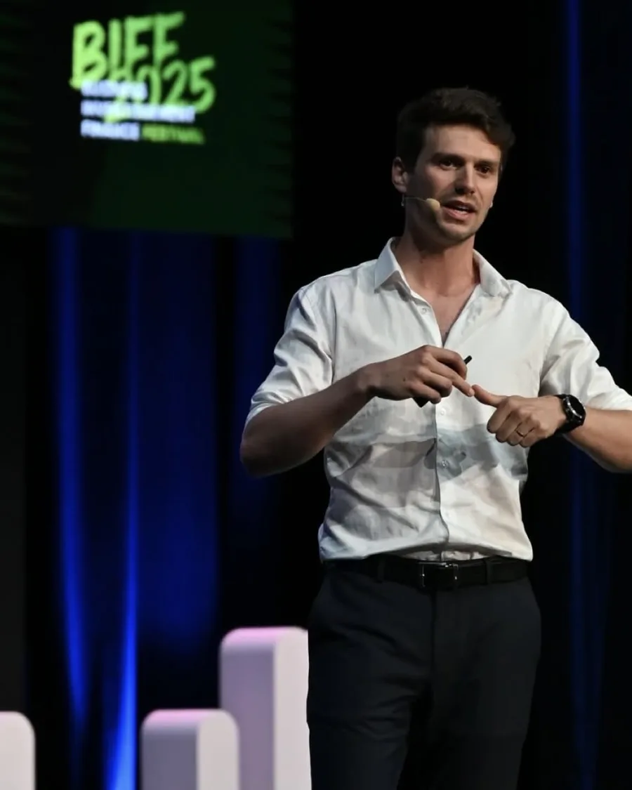 Roch Du Boÿs sur scène en conférence au BIFF 2025